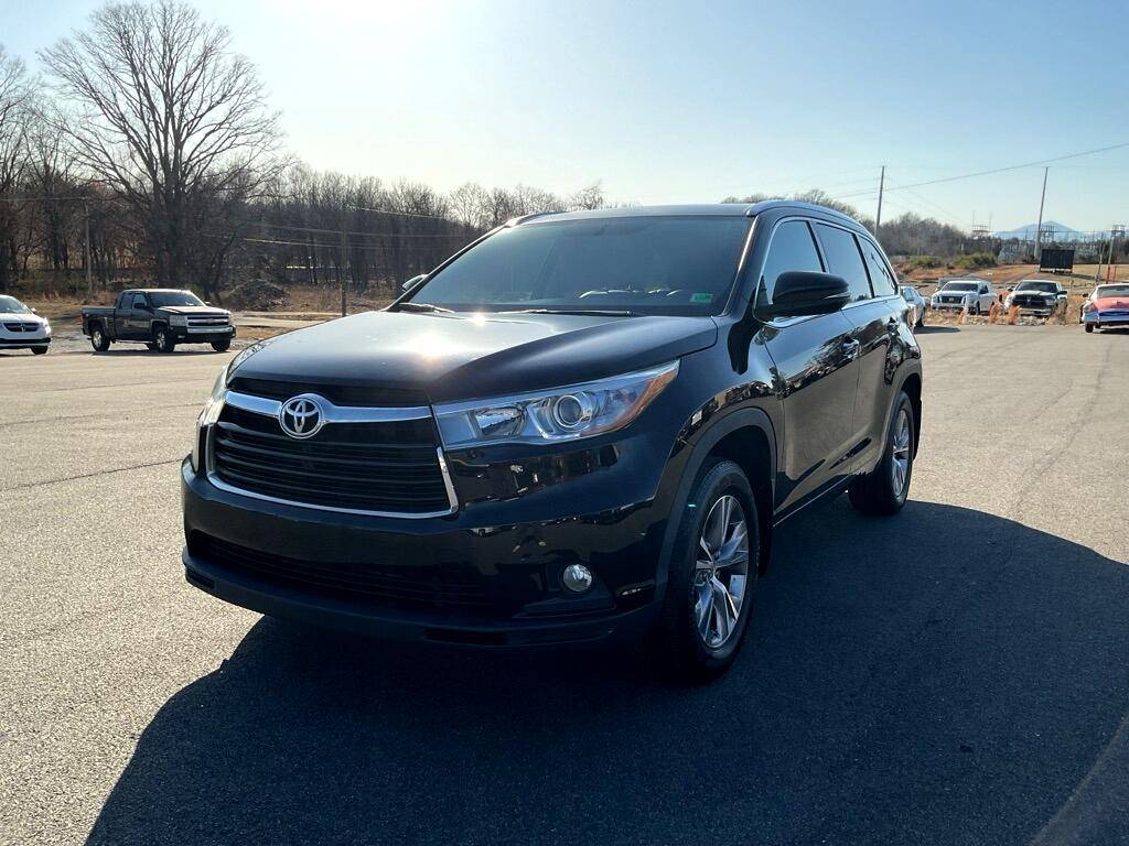 2015 Toyota Highlander XLE — SUV — 140,065 mi — Forest, VA