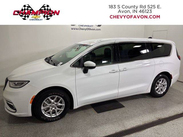 2023 Chrysler Pacifica Touring L — Minivan — 57,721 mi — Avon, IN