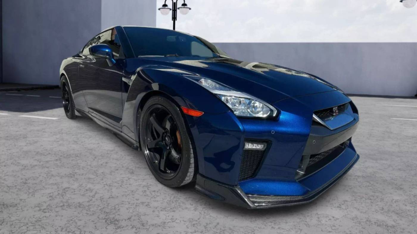 2017 Nissan GT-R Premium — Coupe — 53,000 mi — Auburn, ME