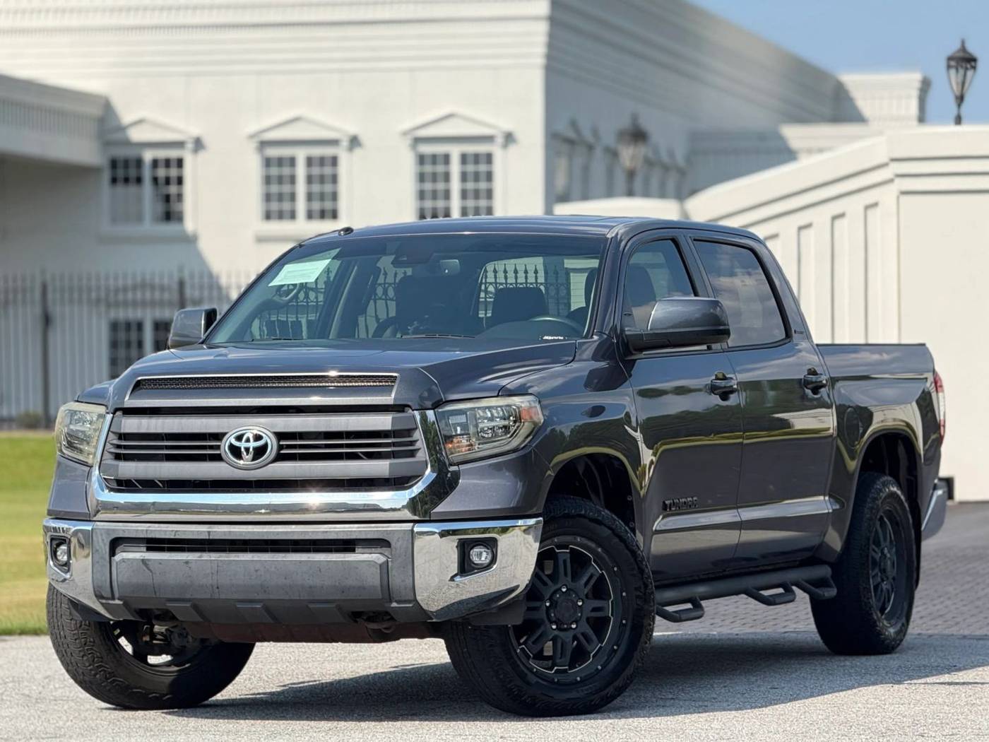 2018 Toyota Tundra Limited — Pickup Truck — 121,654 mi — Lawrenceville, GA