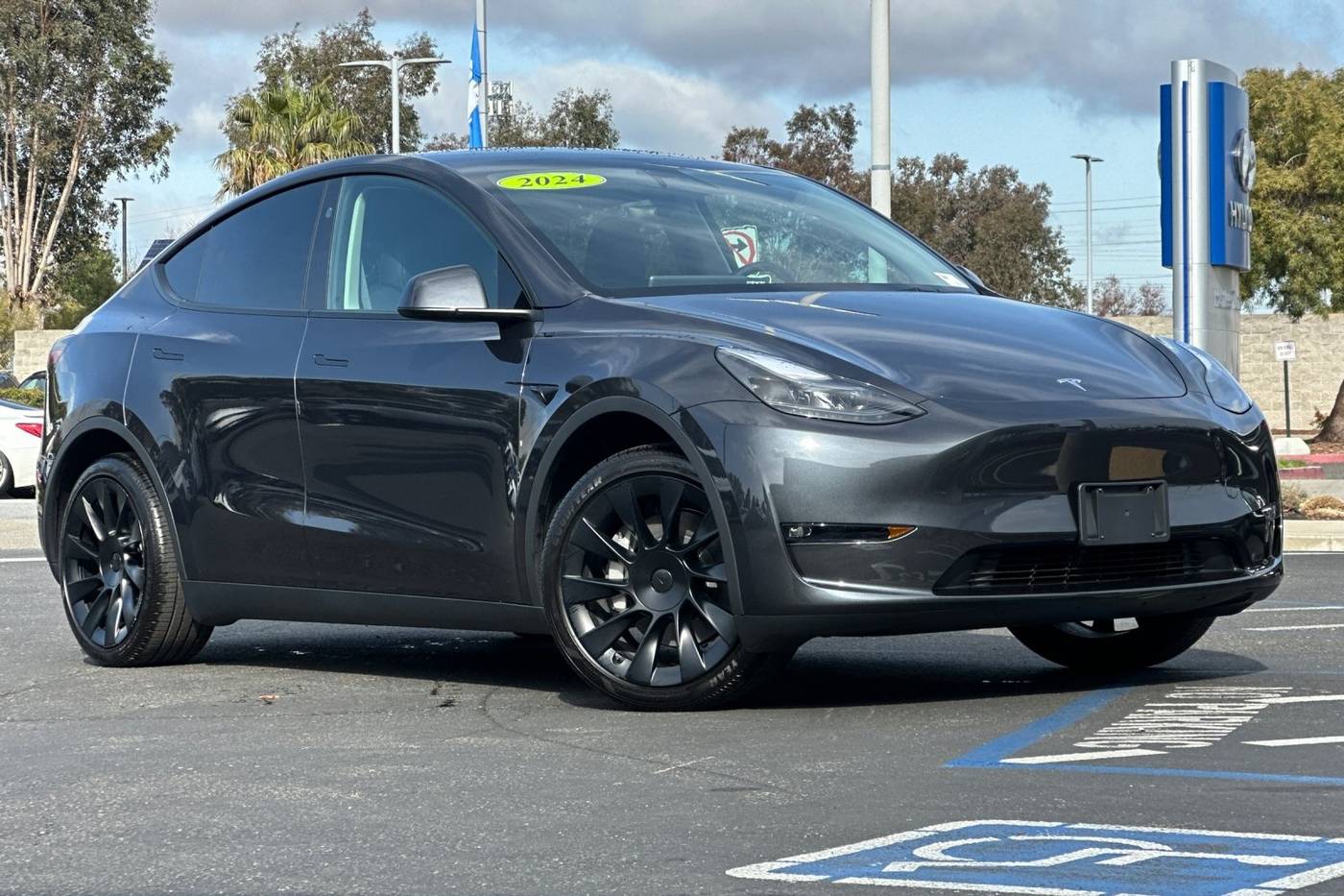 2024 Tesla Model Y Long Range — SUV — 2,936 mi — Fremont, CA