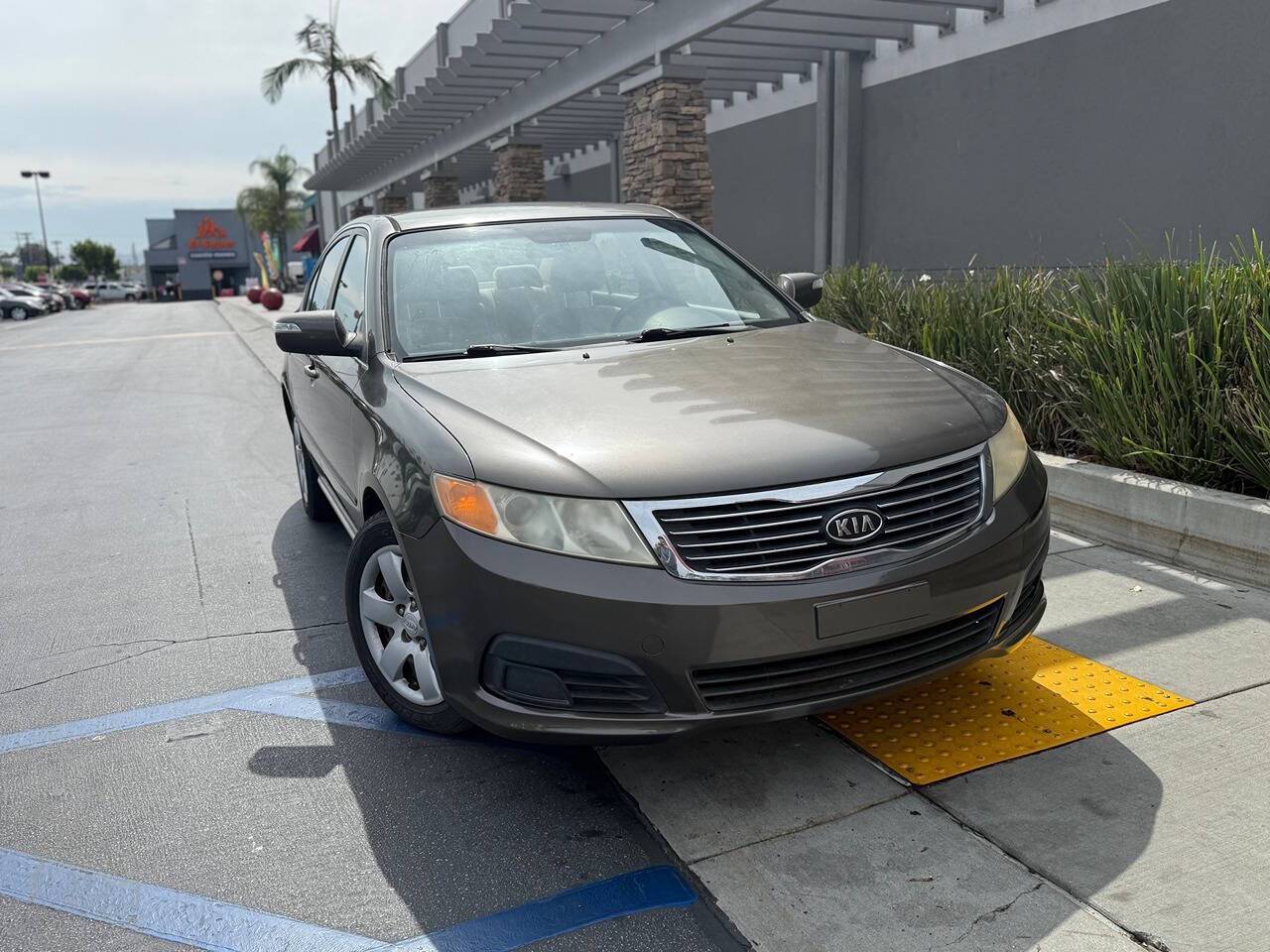2009 Kia Optima LX — Sedan — 124,310 mi — Los Angeles, CA