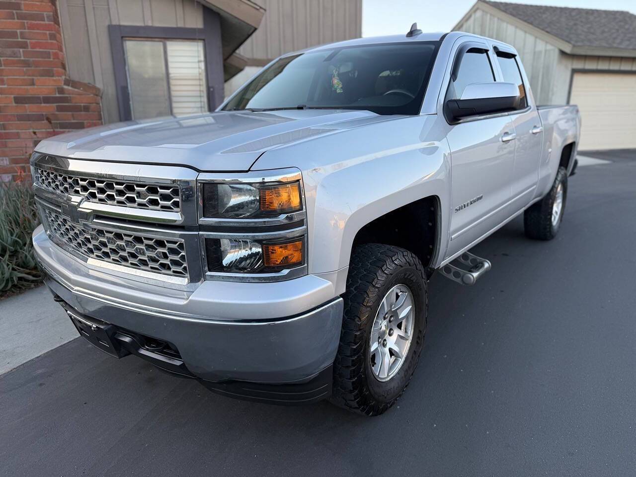 2015 Chevrolet Silverado 1500 LT — Pickup Truck — 160,600 mi — Los Angeles, CA