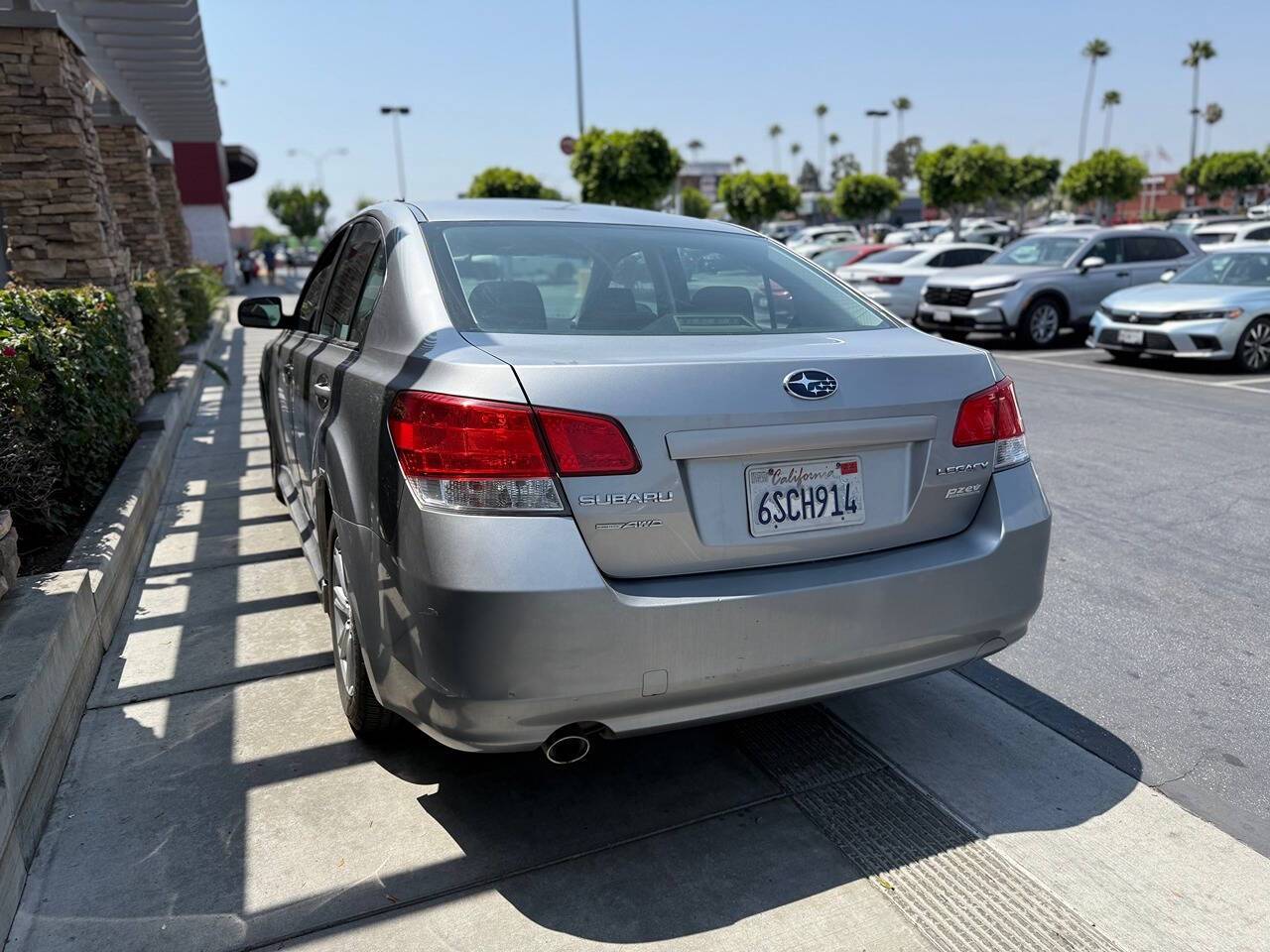 2011 Subaru Legacy 2.5i Premium — Sedan — 113,112 mi — Los Angeles, CA