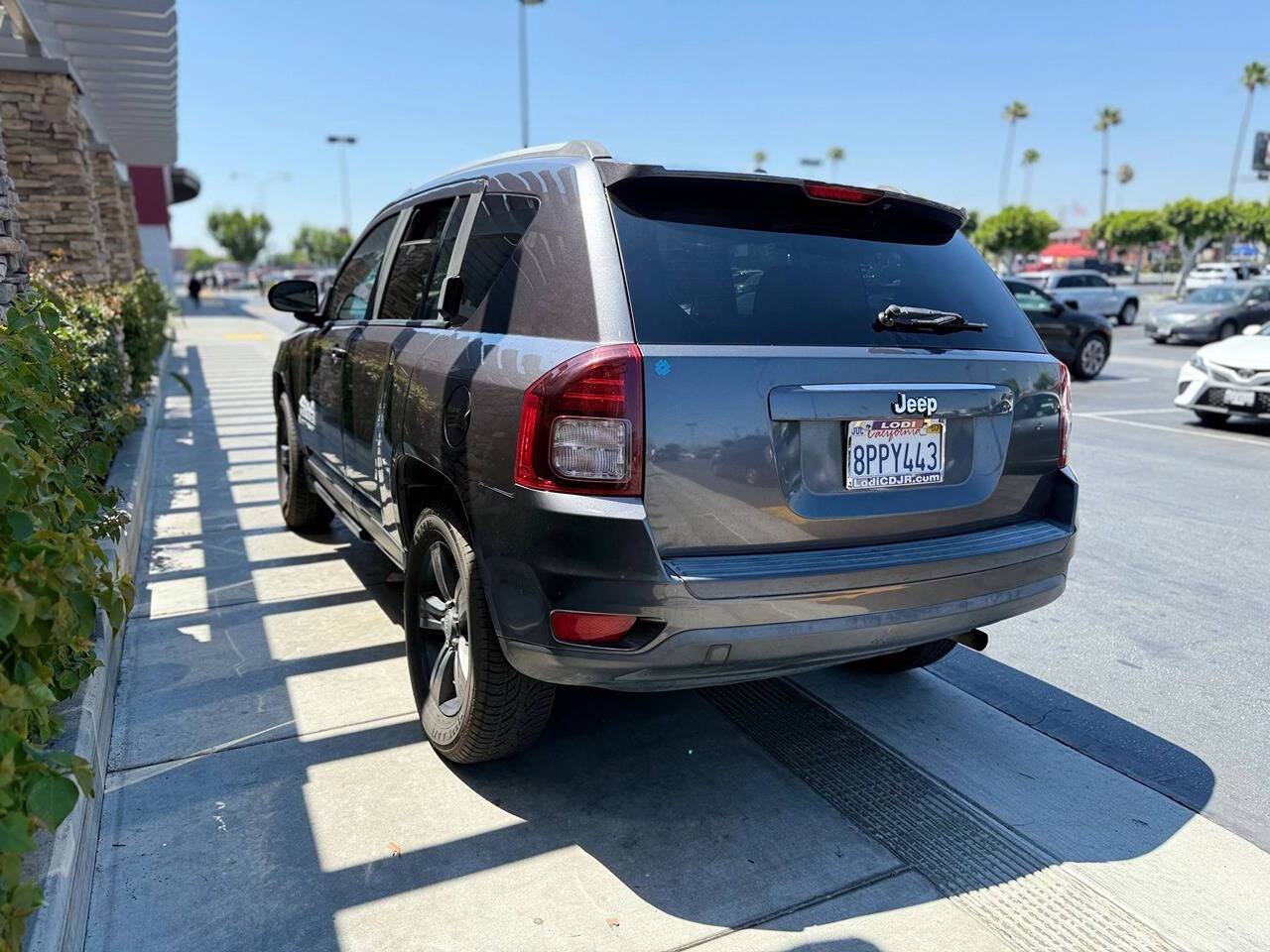2016 Jeep Compass Sport — SUV — 118,000 mi — Los Angeles, CA