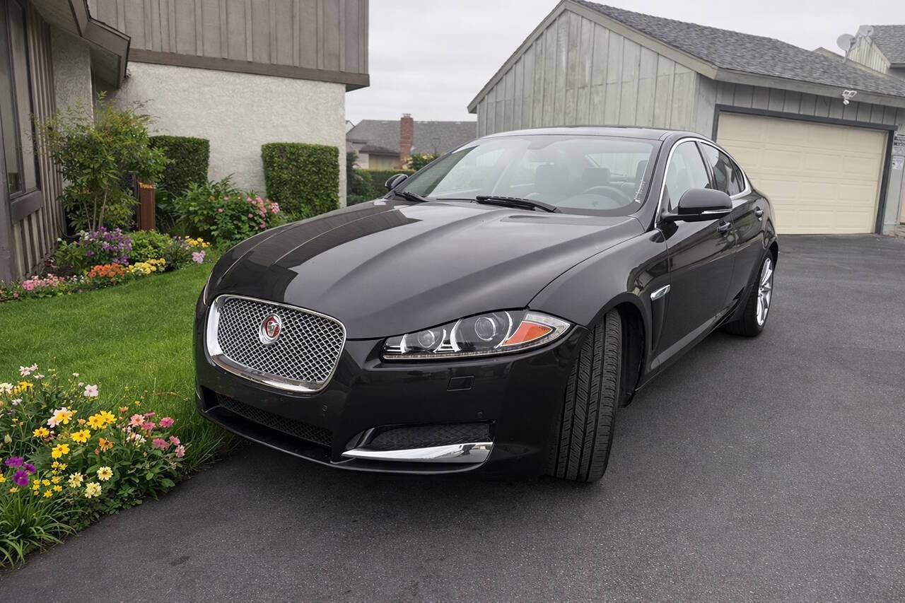 2014 Jaguar XF Standard