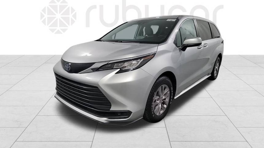 2023 Toyota Sienna LE — Minivan — 31,464 mi — Elkridge, MD