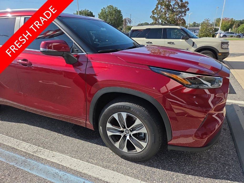 2025 Toyota Highlander XLE — SUV — 1,624 mi — Ocala, FL
