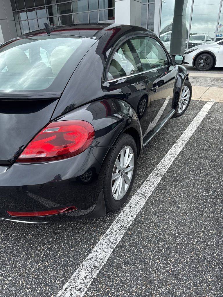 2018 Volkswagen Beetle SE — Coupe — 32,884 mi — Ocala, FL