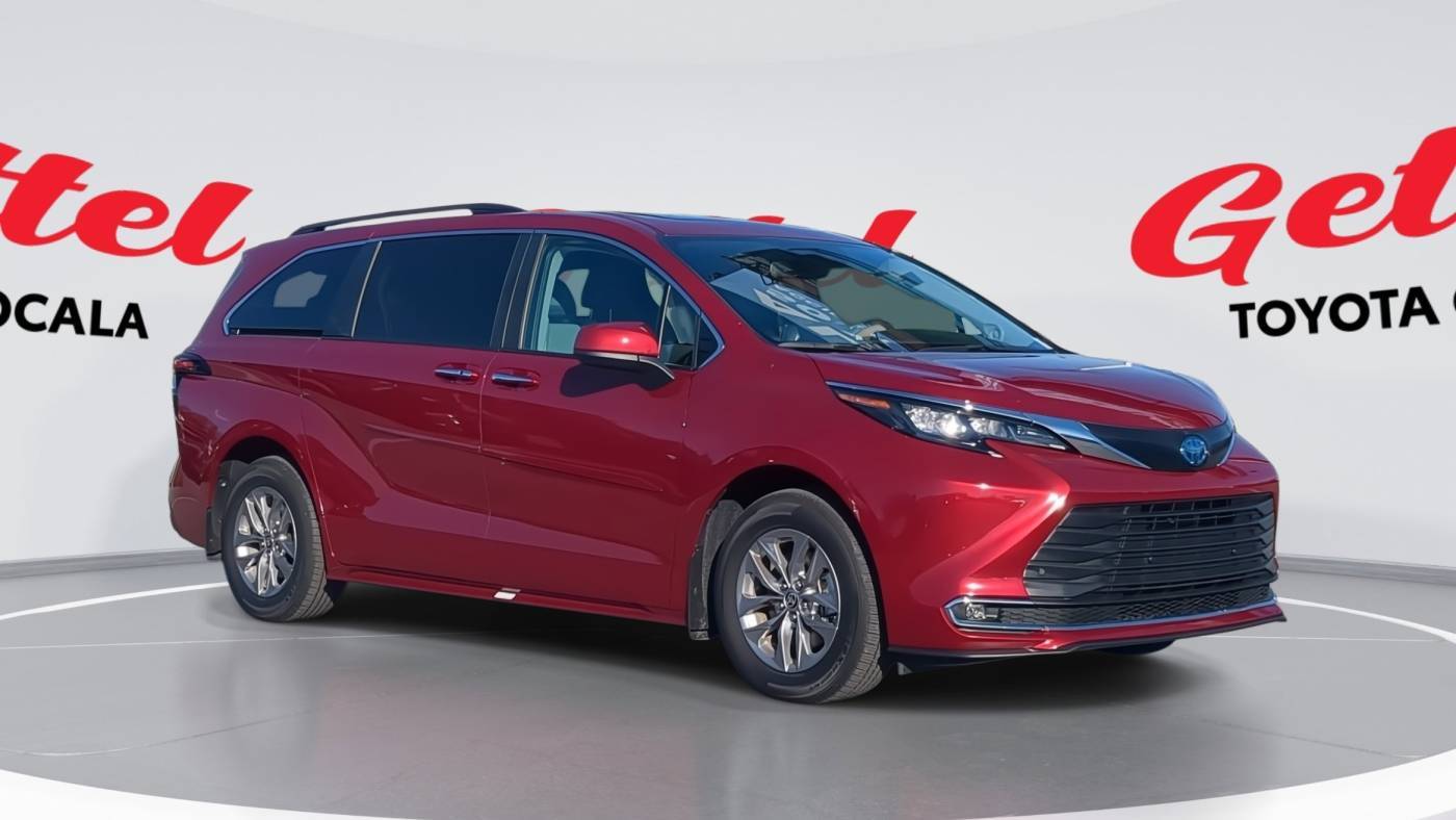 2024 Toyota Sienna XLE — Minivan — 4,830 mi — Ocala, FL
