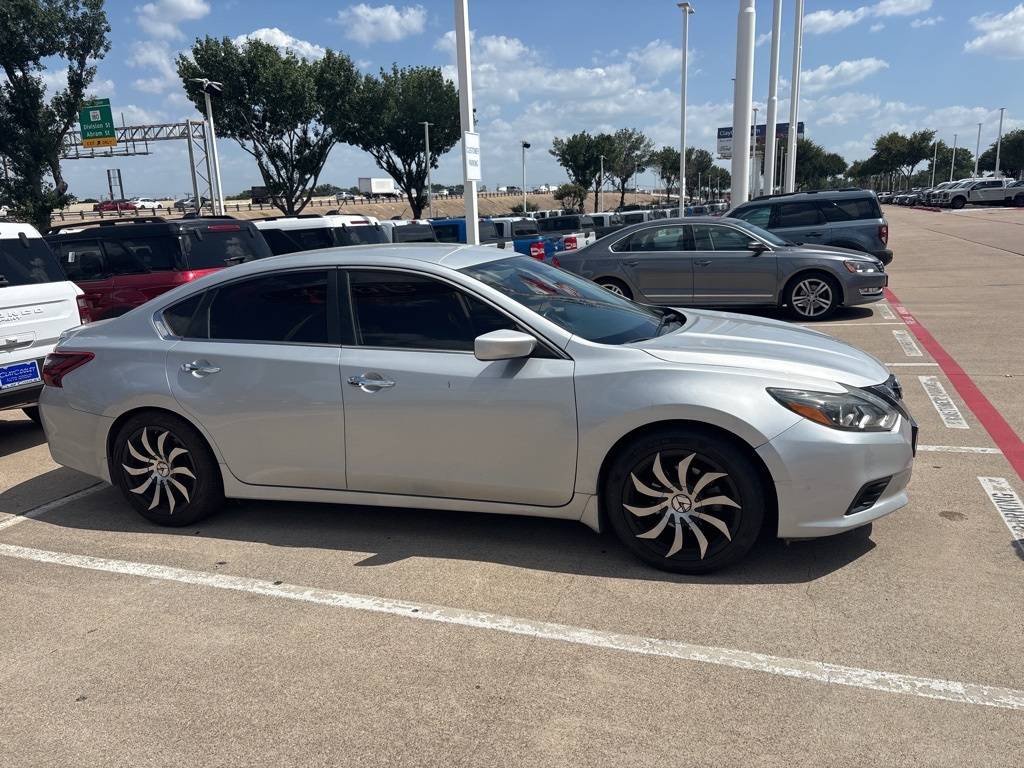 2017 Nissan Altima 2.5 SR — Sedan — 106,000 mi — Arlington, TX