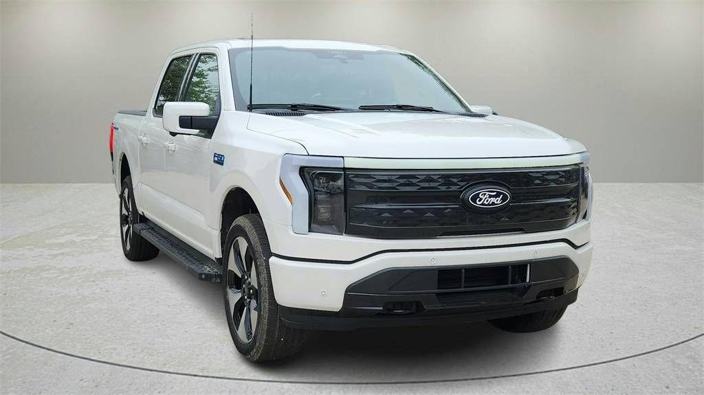 2025 Ford F-150 Lightning Platinum — Pickup Truck — 5,112 mi — Arlington, TX