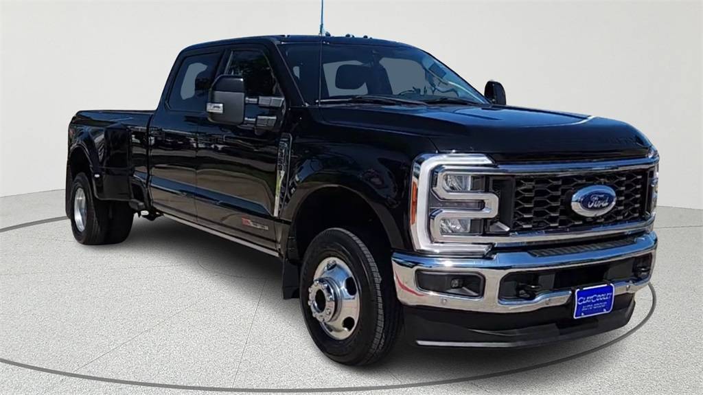 2023 Ford Super Duty F-350 LARIAT — Pickup Truck — 38,142 mi — Arlington, TX