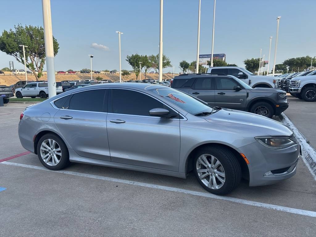 2015 Chrysler 200 Limited — Sedan — 167,185 mi — Arlington, TX