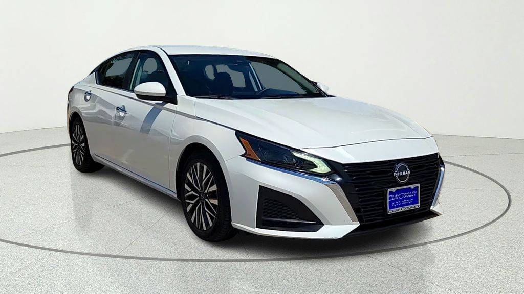 2023 Nissan Altima SV