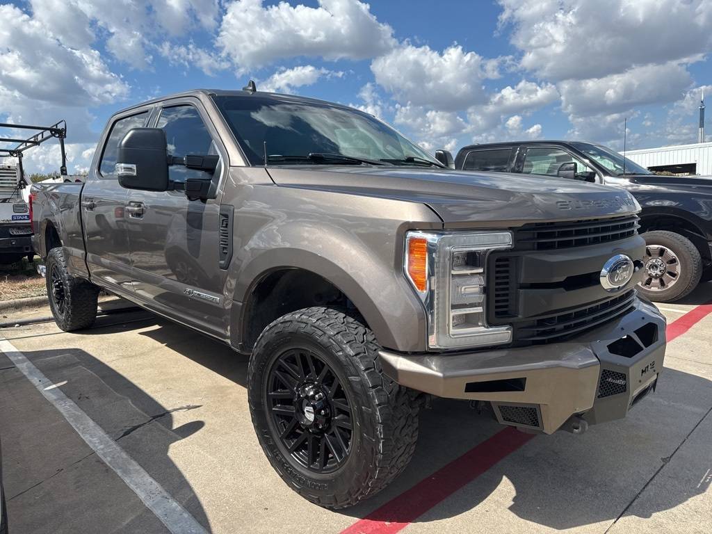 2019 Ford Super Duty F-250 Lariat — Pickup Truck — 77,125 mi — Arlington, TX