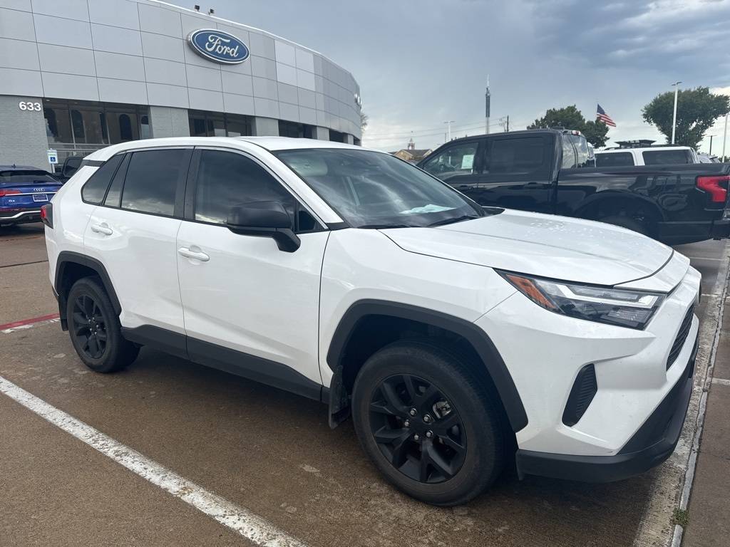 2024 Toyota RAV4 LE — SUV — 29,077 mi — Arlington, TX