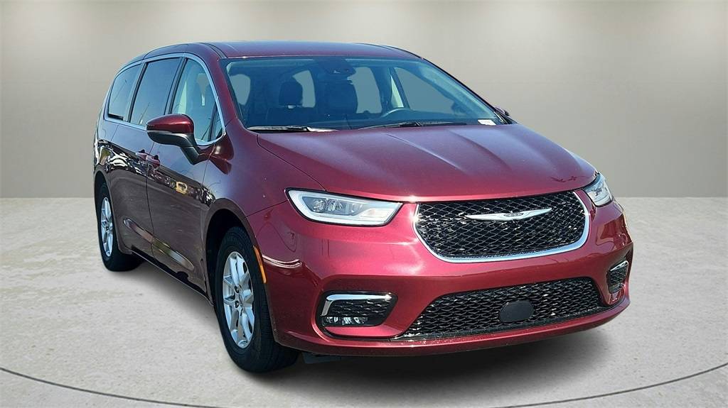 2023 Chrysler Pacifica Touring L — Minivan — 63,379 mi — Arlington, TX