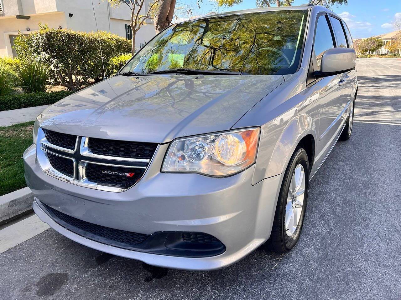 2014 Dodge Grand Caravan SXT — Minivan — 106,300 mi — Huntington Beach, CA