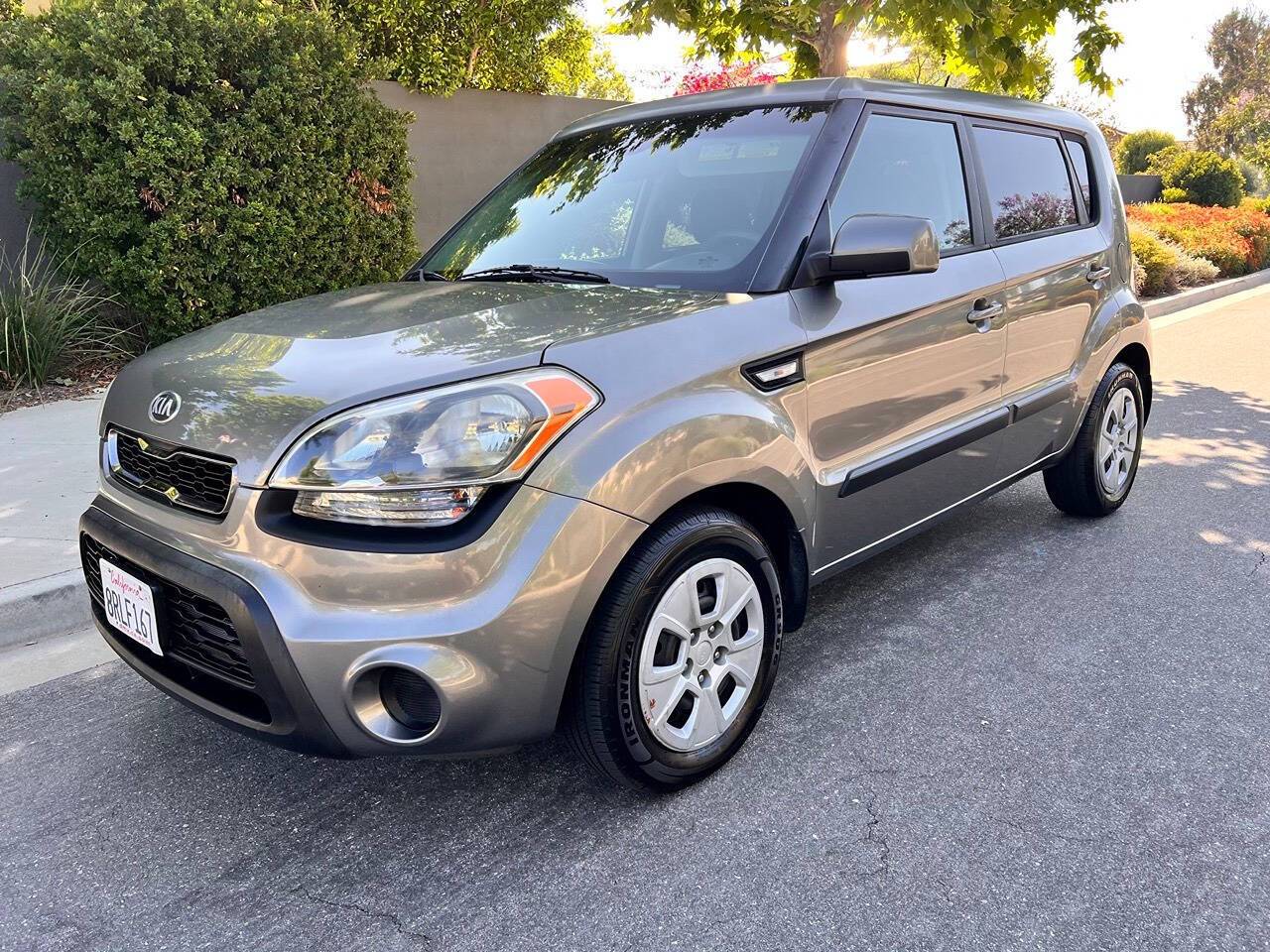 2013 Kia Soul Base — Hatchback — 91,000 mi — Huntington Beach, CA