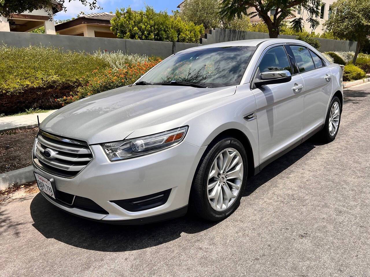 2013 Ford Taurus Limited — Sedan — 119,900 mi — Huntington Beach, CA