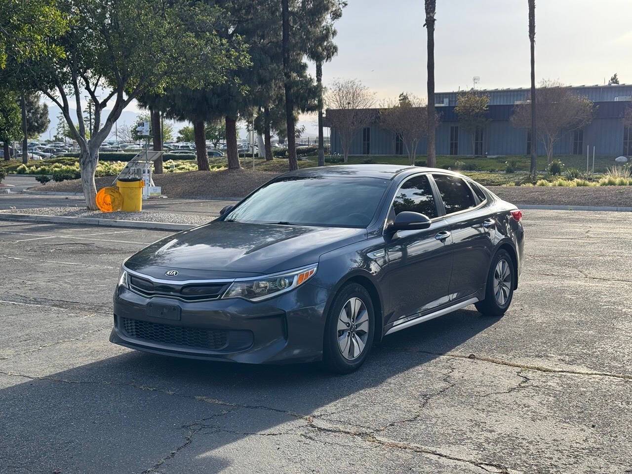 2017 Kia Optima Hybrid Base — Sedan — 91,000 mi — Huntington Beach, CA