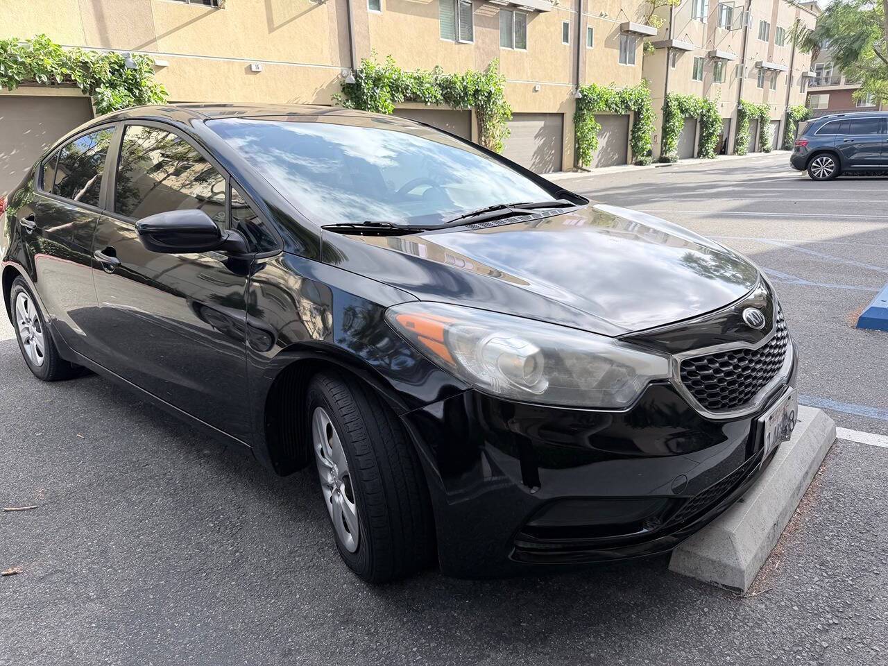 2015 Kia Forte LX — Sedan — 125,000 mi — Huntington Beach, CA