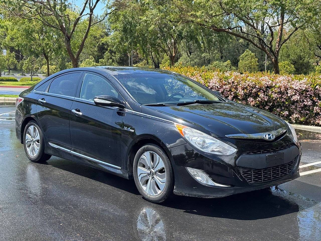 2015 Hyundai Sonata Hybrid Base — Sedan — 102,000 mi — Huntington Beach, CA