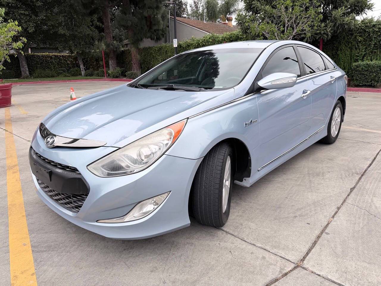 2015 Hyundai Sonata Hybrid Base — Sedan — 80,000 mi — Huntington Beach, CA