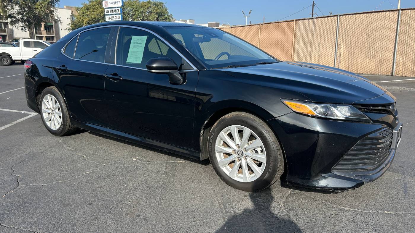 2020 Toyota Camry LE — Sedan — 137,783 mi — Santa Ana, CA