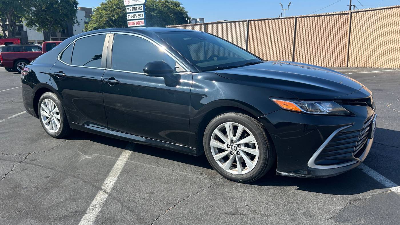 2021 Toyota Camry LE — Sedan — 117,791 mi — Santa Ana, CA