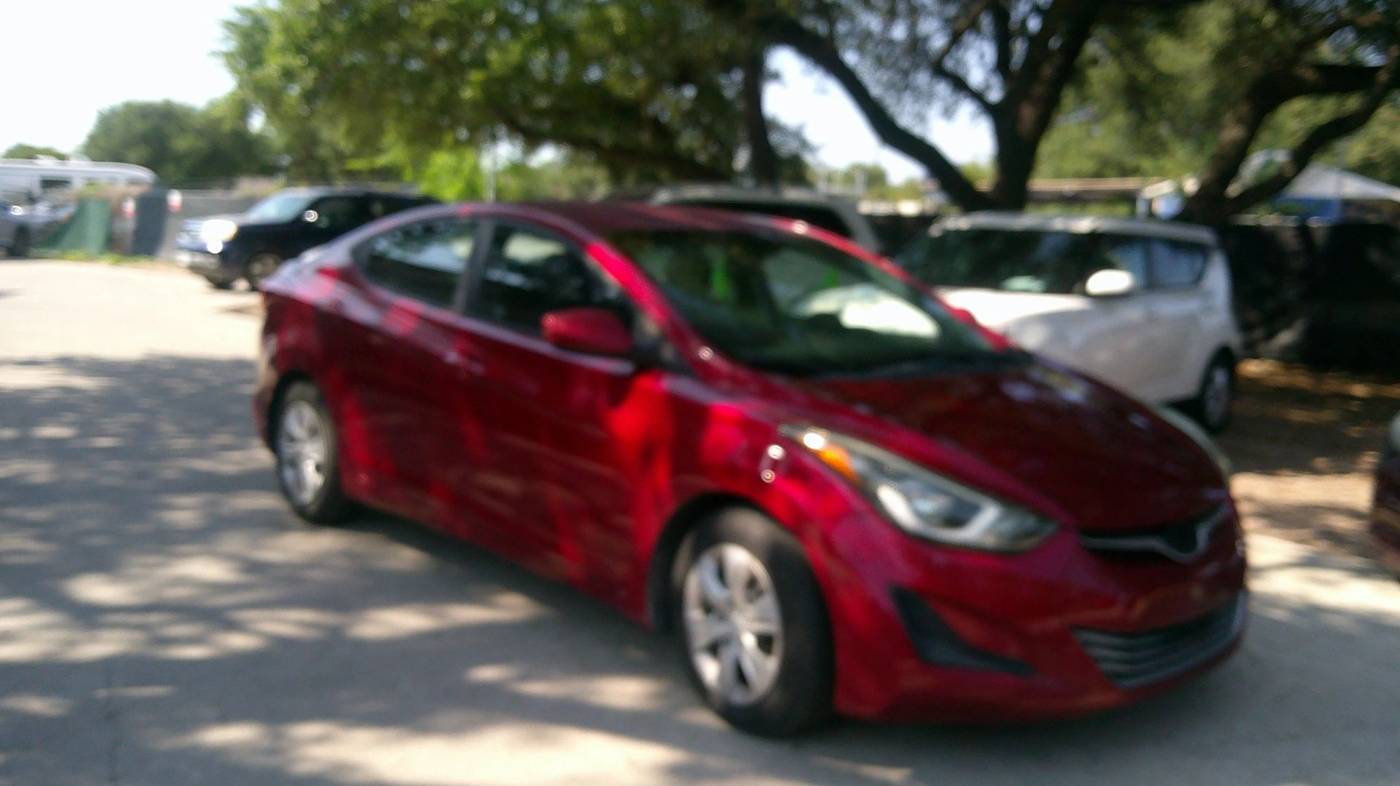 2016 Hyundai Elantra SE — Sedan — 141,319 mi — San Antonio, TX