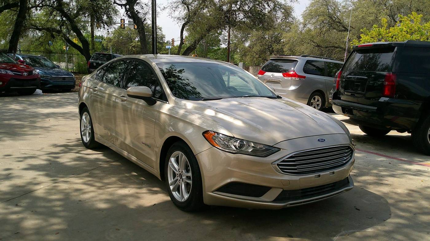 2018 Ford Fusion Hybrid SE — Sedan — 115,910 mi — San Antonio, TX