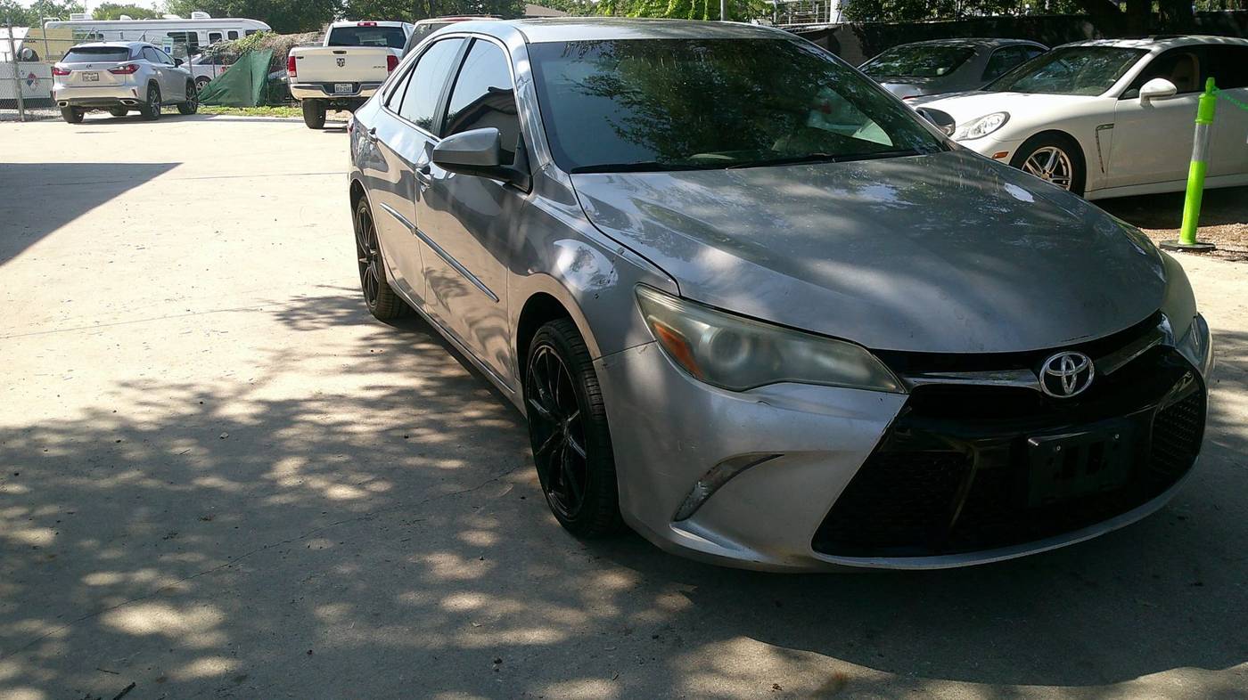 2017 Toyota Camry SE — Sedan — 129,681 mi — San Antonio, TX