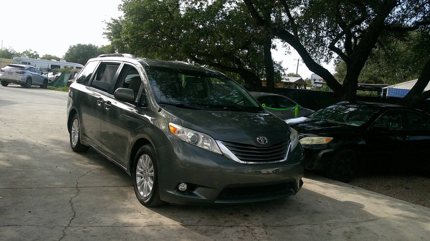 2012 Toyota Sienna XLE — Minivan — 184,463 mi — San Antonio, TX
