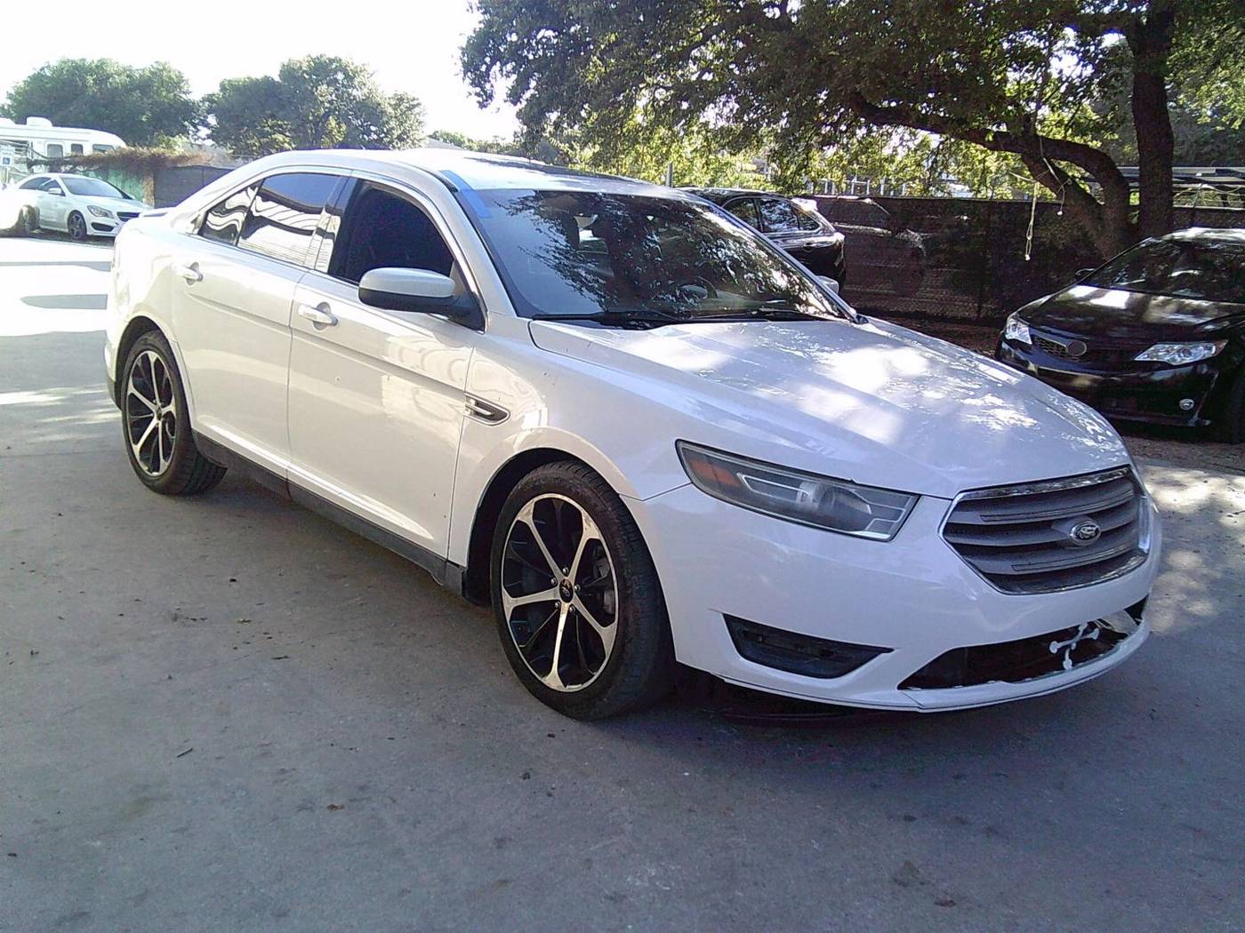 2015 Ford Taurus SEL — Sedan — 101,961 mi — San Antonio, TX