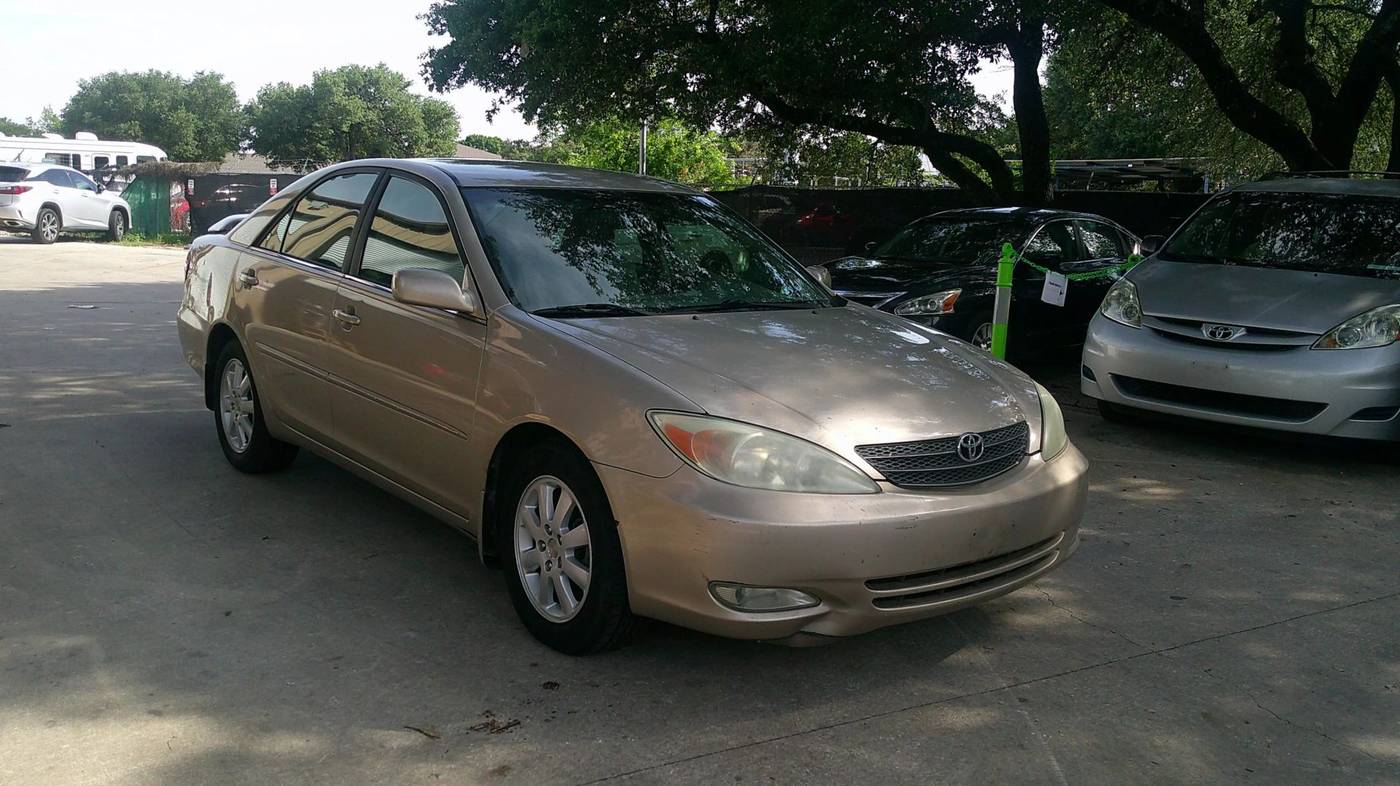 2004 Toyota Camry XLE — Sedan — 110,582 mi — San Antonio, TX
