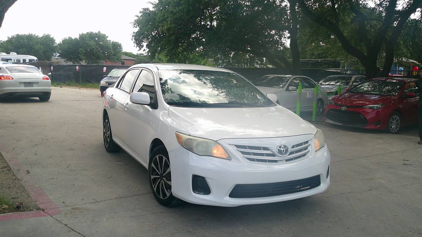 2013 Toyota Corolla LE — Sedan — 184,115 mi — San Antonio, TX