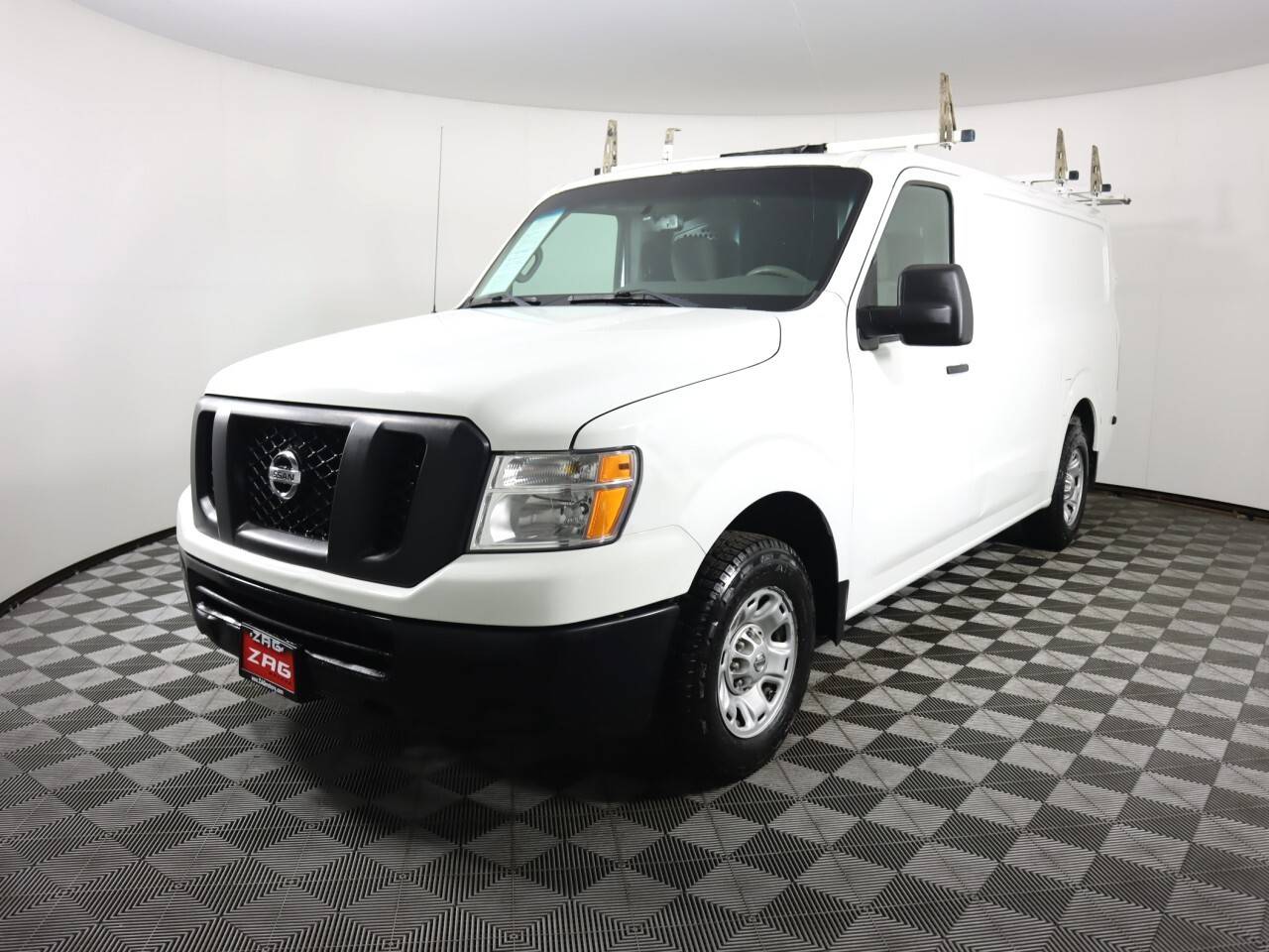 2015 Nissan NV Cargo NV2500 HD SV — Cargo Van — 117,741 mi — Lynnwood, WA