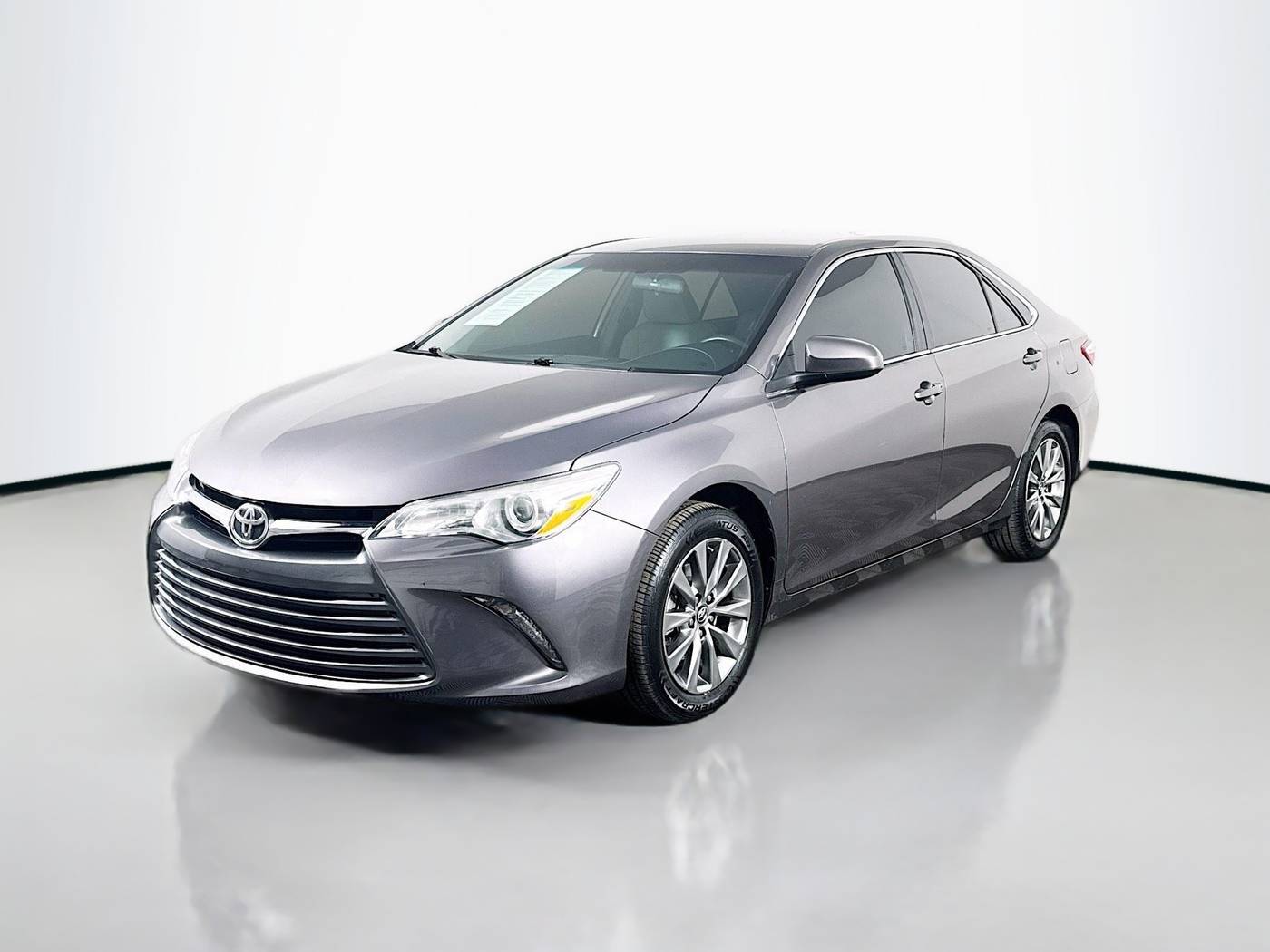 2016 Toyota Camry XLE — Sedan — 75,288 mi — Lynnwood, WA