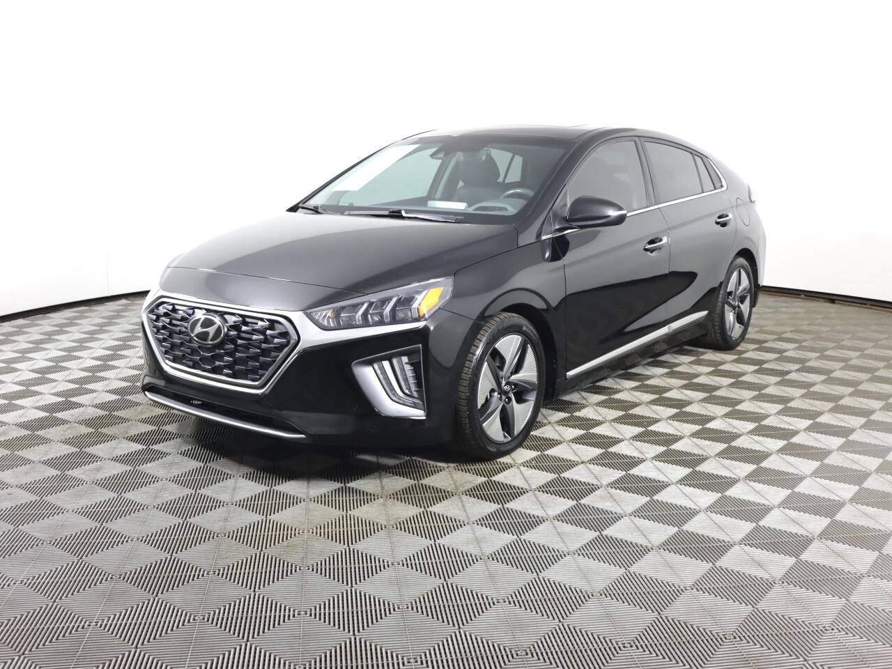 2022 Hyundai Ioniq Hybrid Limited — Hatchback — 108,908 mi — Lynnwood, WA
