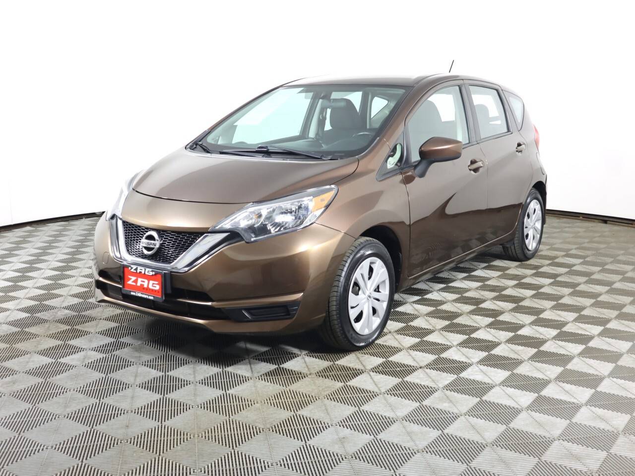 2017 Nissan Versa 1.6 SV — Hatchback — 41,573 mi — Lynnwood, WA