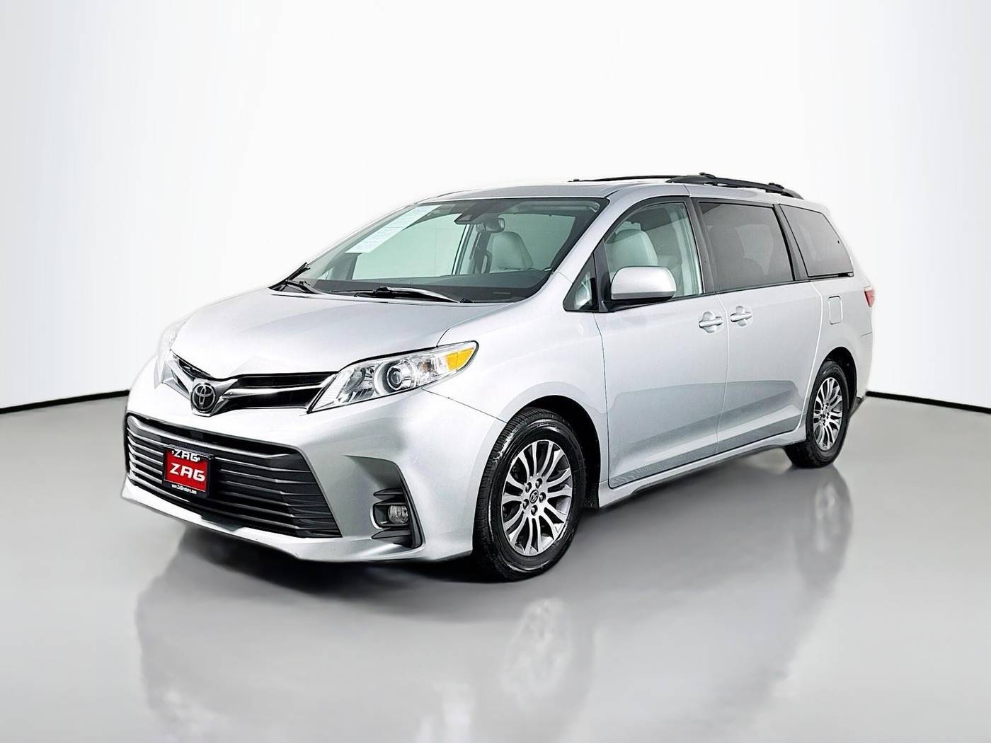 2020 Toyota Sienna XLE — Minivan — 88,300 mi — Lynnwood, WA