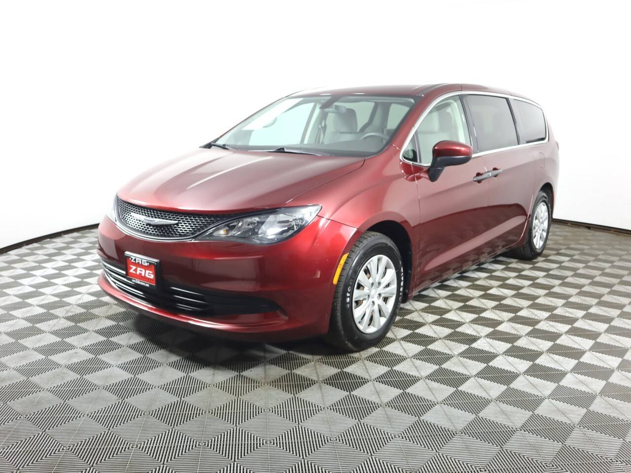 2020 Chrysler Voyager L — Minivan — 73,006 mi — Lynnwood, WA