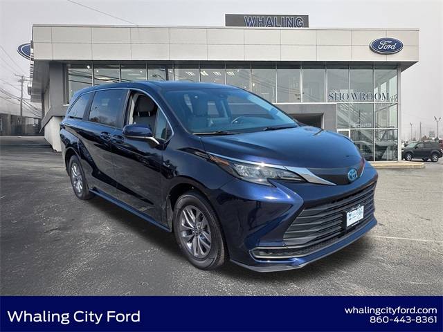 2024 Toyota Sienna LE — Minivan — 20,353 mi — New London, CT