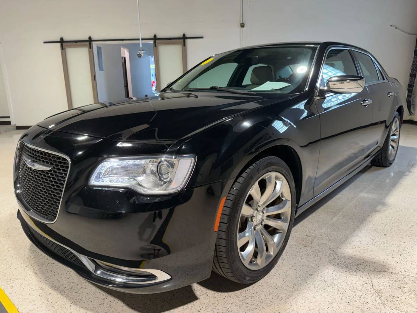 2018 Chrysler 300 Limited — Sedan — 28,830 mi — St Petersburg, FL