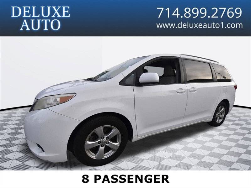 2017 Toyota Sienna LE — Minivan — 122,235 mi — Midway City, CA