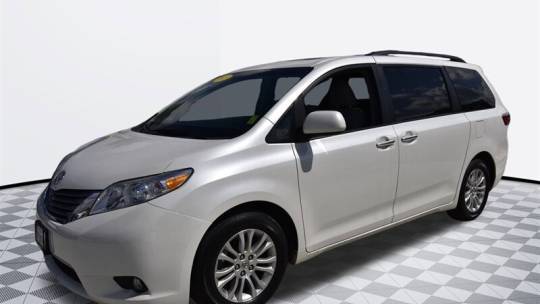 2017 Toyota Sienna XLE Premium — Minivan — 139,274 mi — Midway City, CA