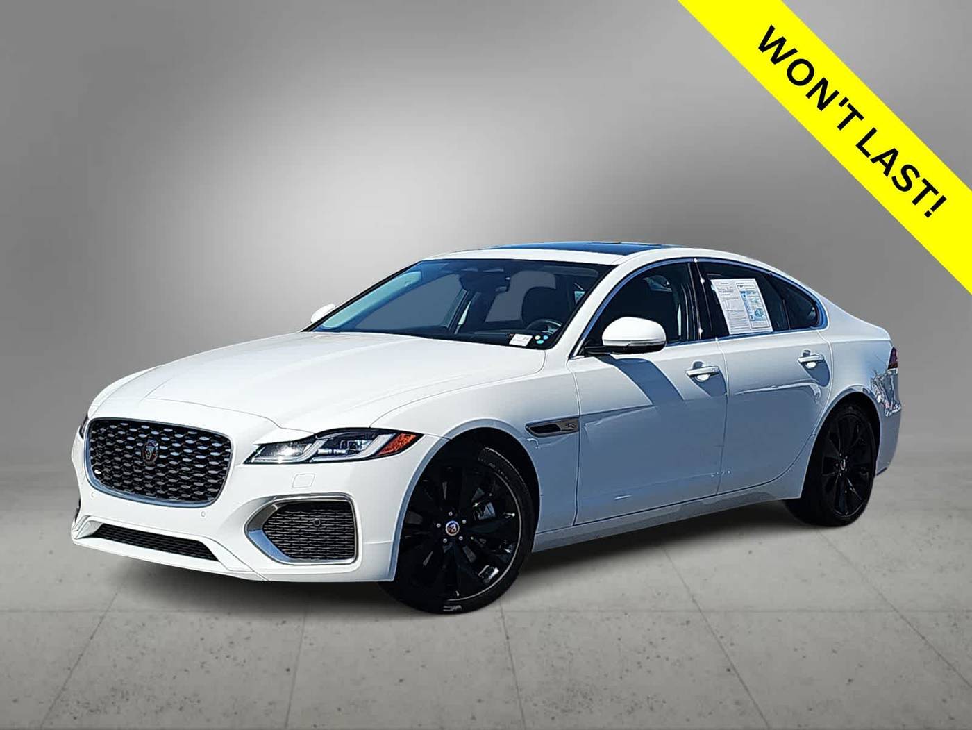 2022 Jaguar XF SE