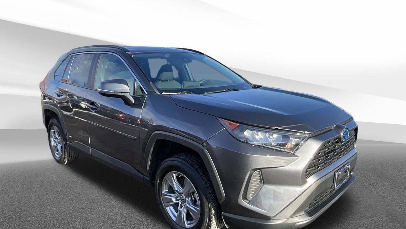 2022 Toyota RAV4 Hybrid LE — SUV — 32,307 mi — Crystal Lake, IL